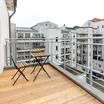 Fullhouse Premium Apartments R31
